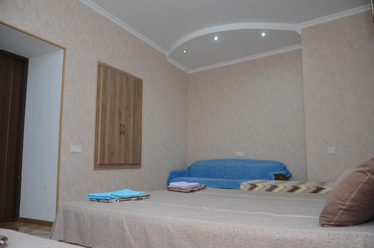 Kutaisi Best Guest House ภายนอก รูปภาพ