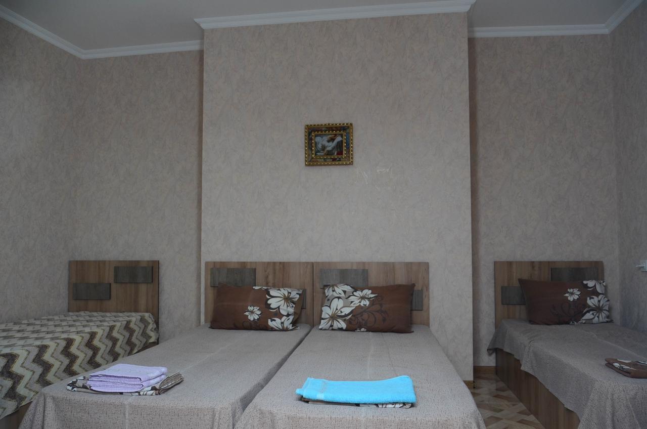 Kutaisi Best Guest House ภายนอก รูปภาพ